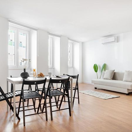 Altido Modern 2-Level Flats Near Ajuda Palace ลิสบอน ภายนอก รูปภาพ