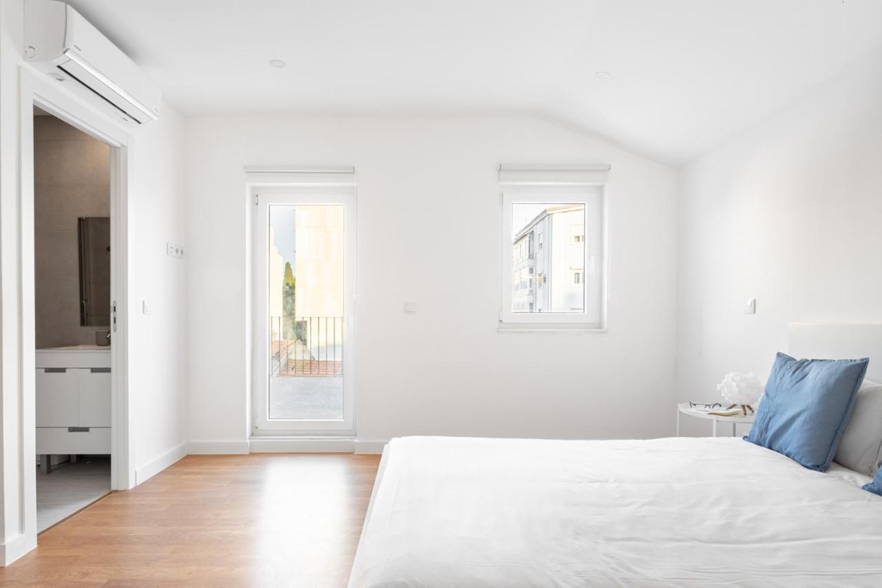 Altido Modern 2-Level Flats Near Ajuda Palace ลิสบอน ภายนอก รูปภาพ