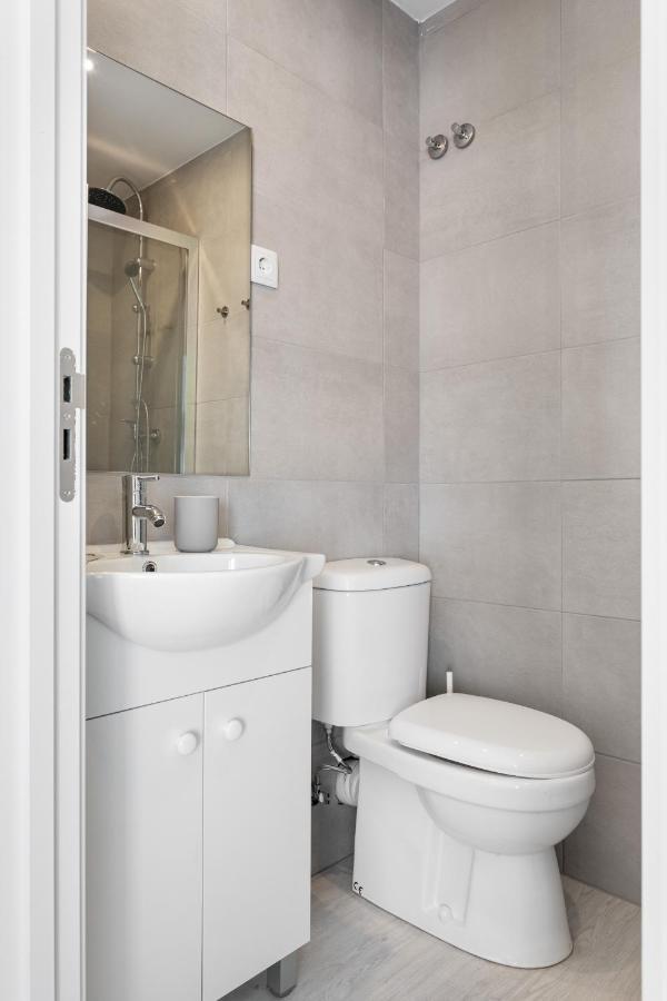 Altido Modern 2-Level Flats Near Ajuda Palace ลิสบอน ภายนอก รูปภาพ